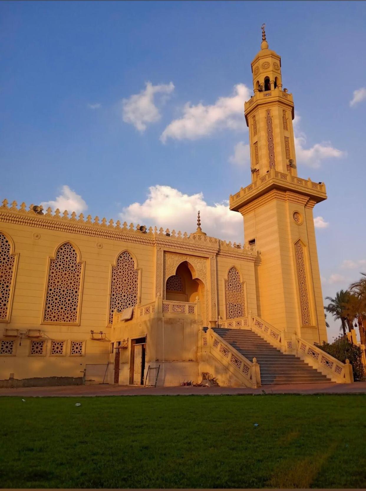 شقة في قلب القاهرة الجديدة تطل على شارع التسعين الشمالي Cairo Exterior foto