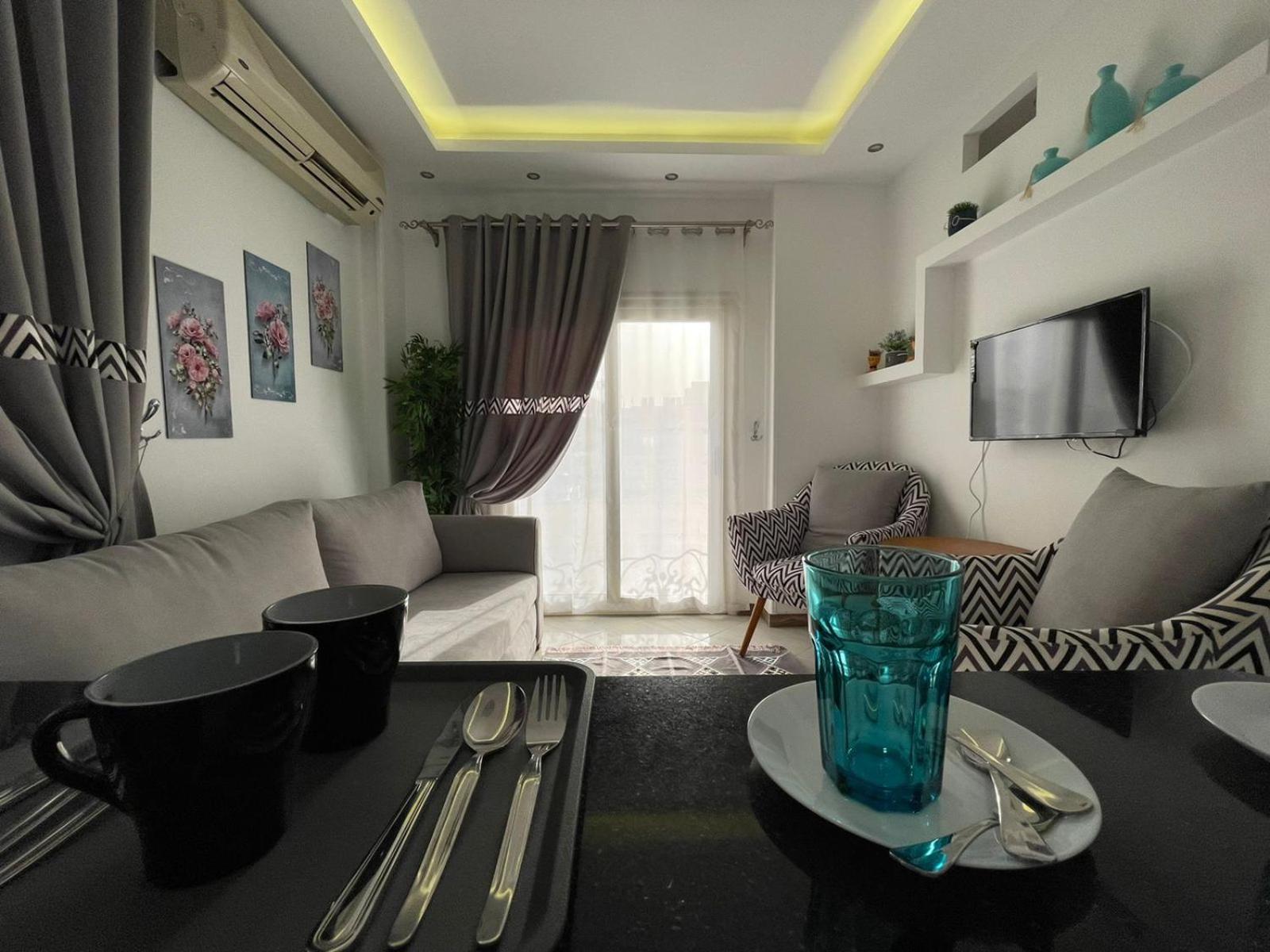 شقة في قلب القاهرة الجديدة تطل على شارع التسعين الشمالي Cairo Exterior foto