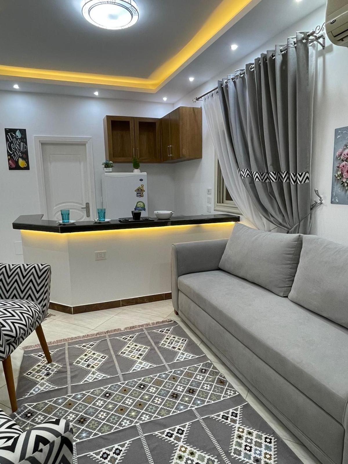 شقة في قلب القاهرة الجديدة تطل على شارع التسعين الشمالي Cairo Exterior foto
