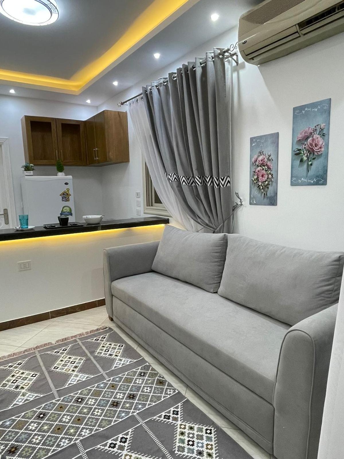 شقة في قلب القاهرة الجديدة تطل على شارع التسعين الشمالي Cairo Exterior foto
