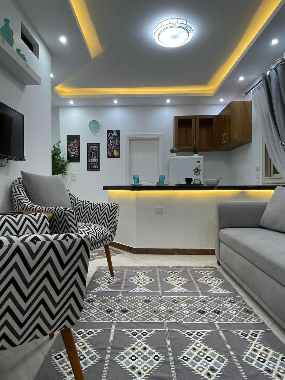 شقة في قلب القاهرة الجديدة تطل على شارع التسعين الشمالي Cairo Exterior foto