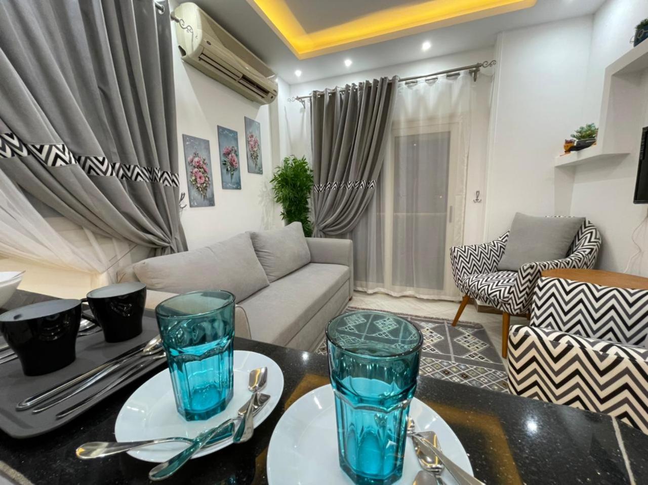 شقة في قلب القاهرة الجديدة تطل على شارع التسعين الشمالي Cairo Exterior foto
