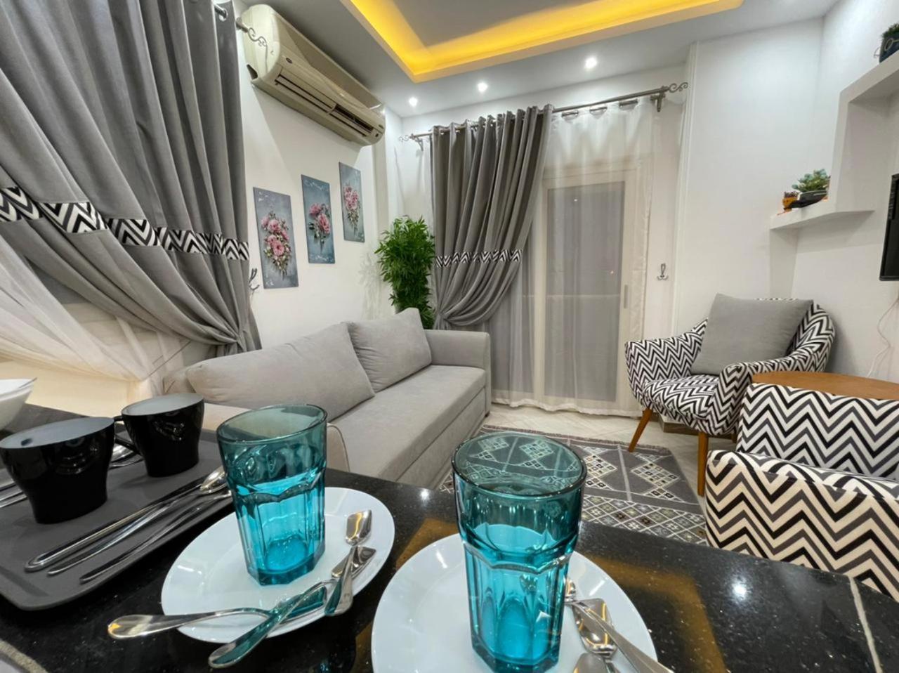 شقة في قلب القاهرة الجديدة تطل على شارع التسعين الشمالي Cairo Exterior foto