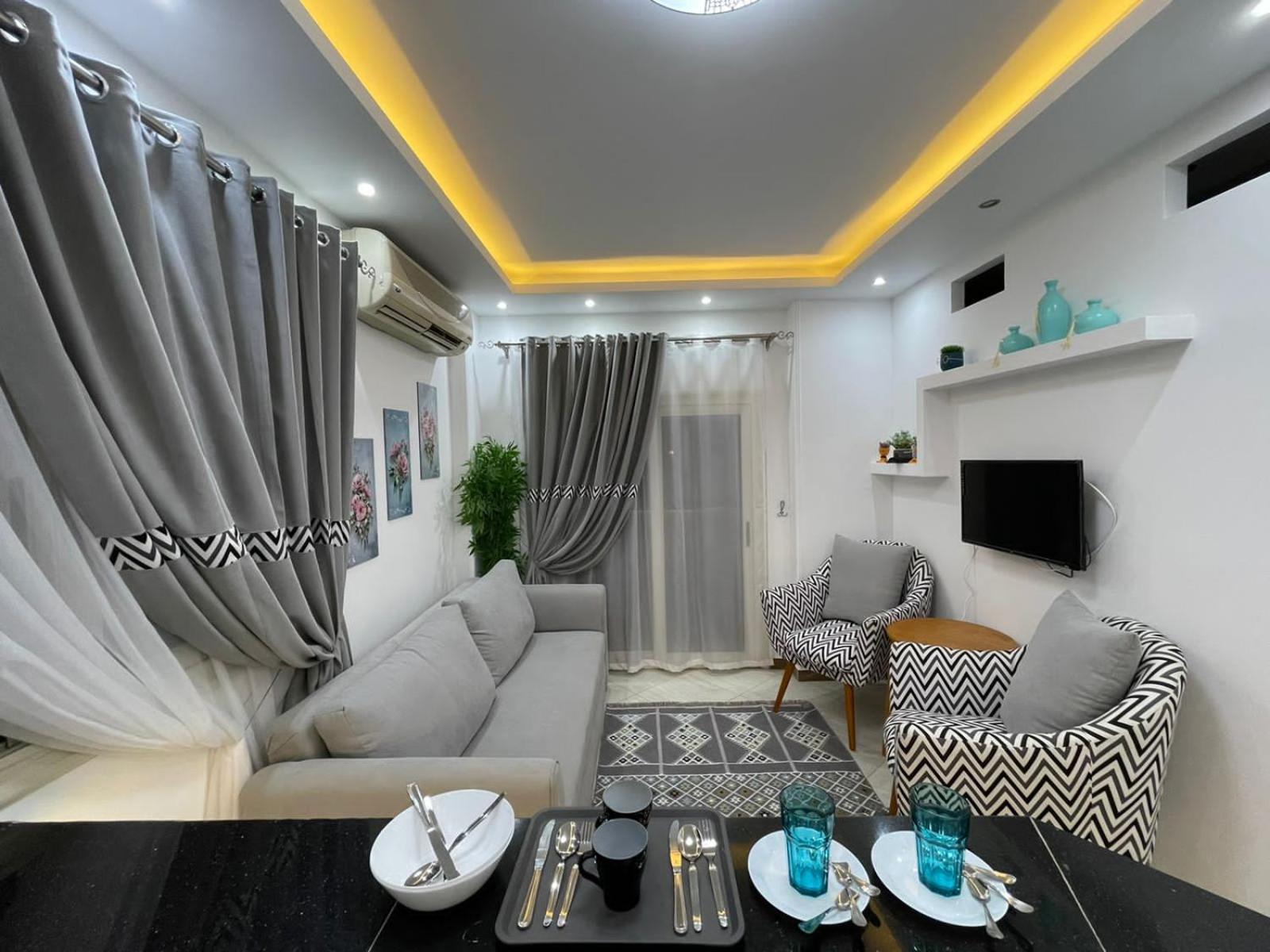 شقة في قلب القاهرة الجديدة تطل على شارع التسعين الشمالي Cairo Exterior foto