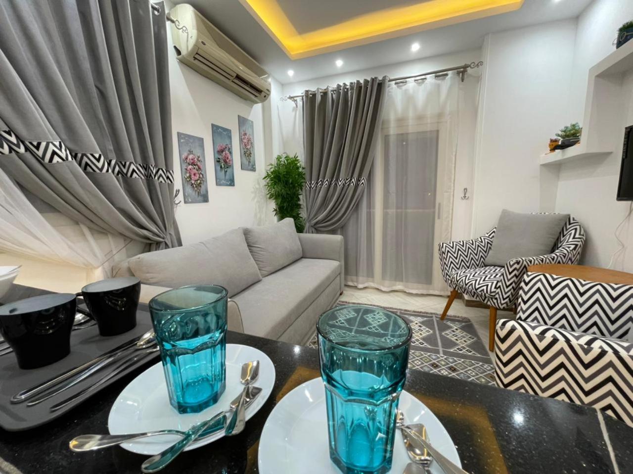 شقة في قلب القاهرة الجديدة تطل على شارع التسعين الشمالي Cairo Exterior foto